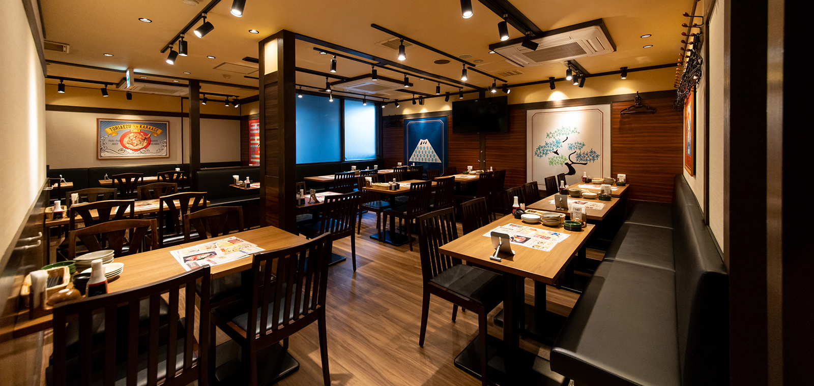 飲み会シーズンにぴったり！内装にもこだわりを感じる“NEO総合酒場”