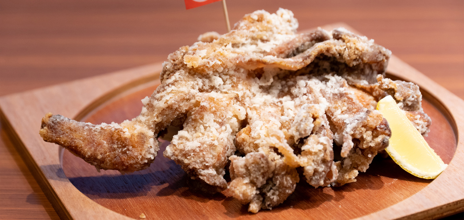 ドリンクは1杯199円から！こだわりメニューの数々を堪能！